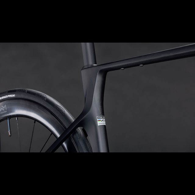 CUBE Agree C:62 Pro maantiepyörä